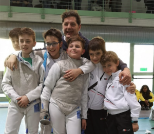Scopri di più sull'articolo Quarti su 52 squadre nel Gran Prix: risultato storico per la scherma dell’Asu