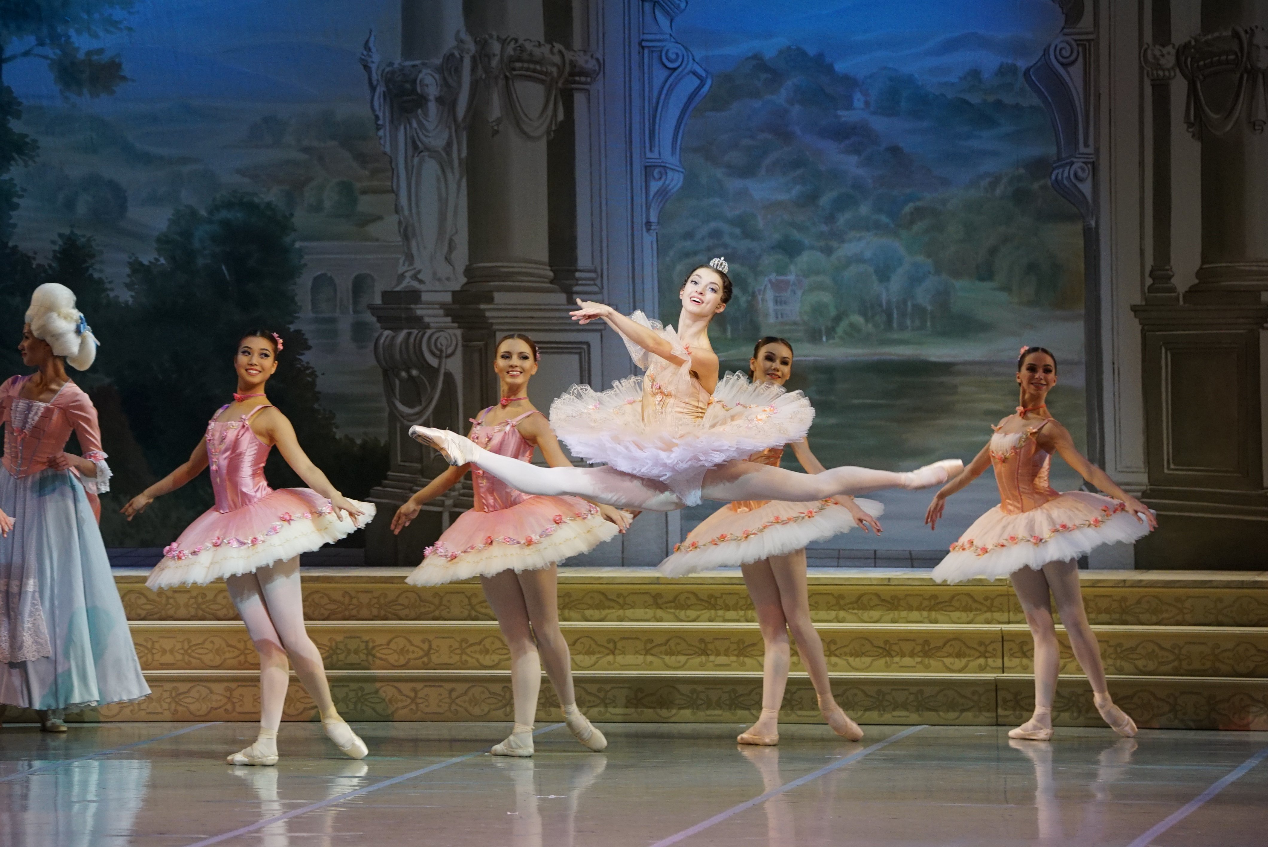Al momento stai visualizzando Sabato 9 marzo al Teatro Nuovo Giovanni da Udine il balletto “La Bella Addormentata”