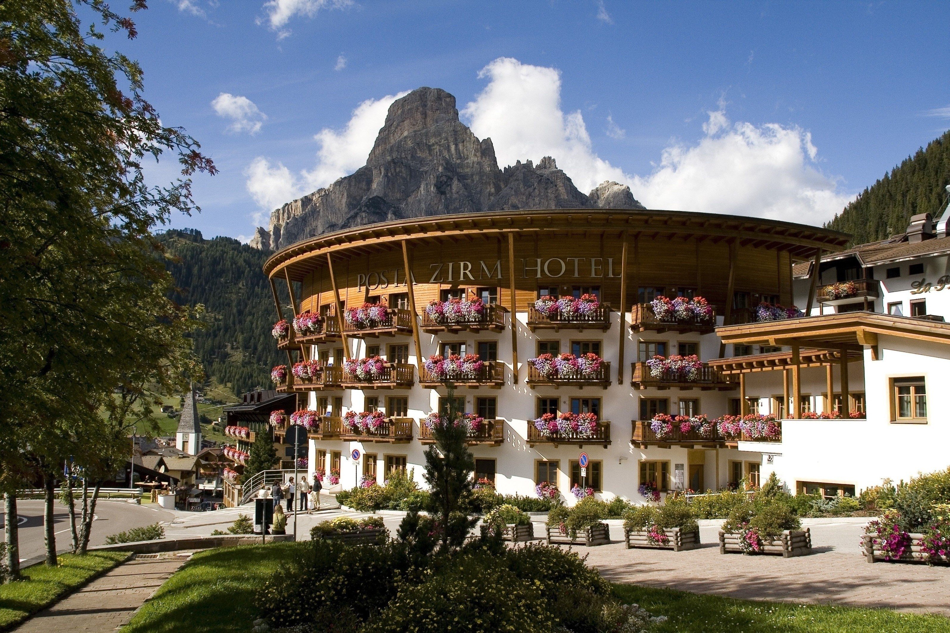 Al momento stai visualizzando Vacanze per famiglie in Alta Val Badia al Posta Zirm Hotel