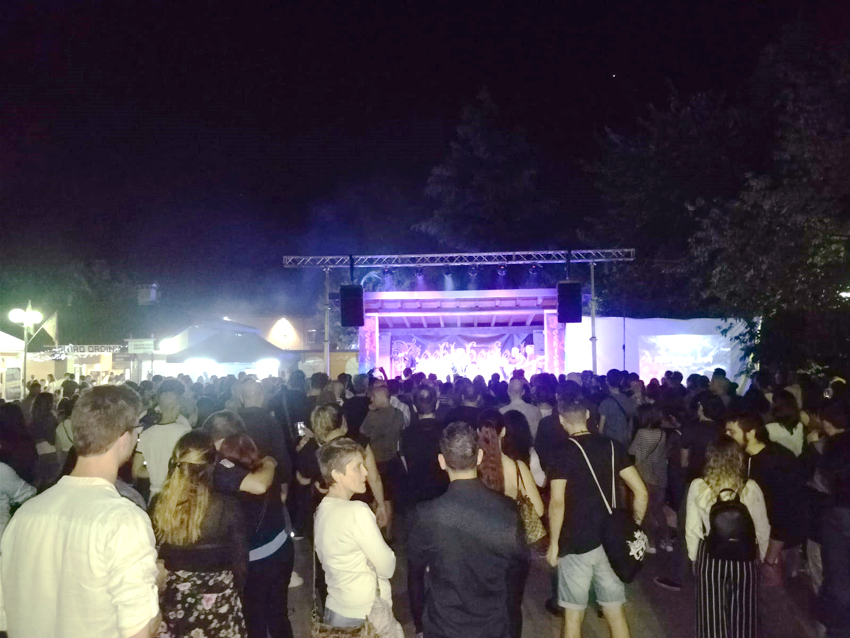 Scopri di più sull'articolo Più di 20mila persone in due settimane al Rocktoberfest di Vizzolo Predabissi (Milano). La festa della birra prosegue fino al 30 giugno