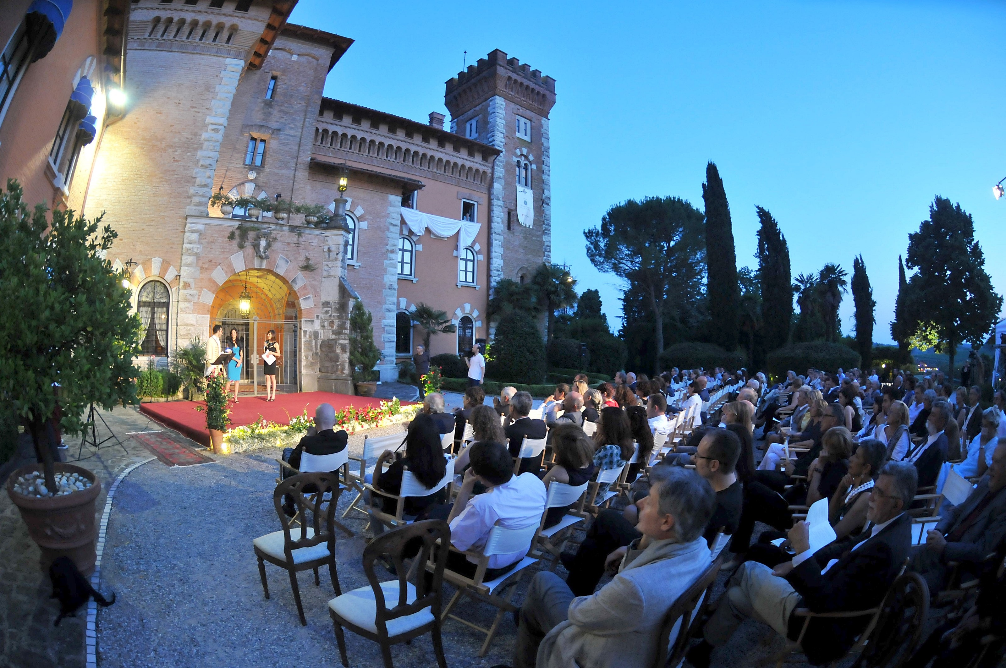 Al momento stai visualizzando Piccolo Opera Festival FVG, al via martedì 2 luglio al castello di Spessa  con “L’elisir d’amore”