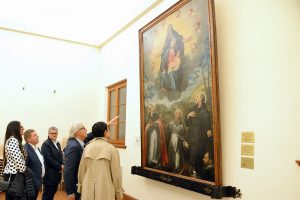Scopri di più sull'articolo Vittorio Sgarbi a Latisana in visita alla Chiesa di S. Antonio dopo lo spettacolo “Leonardo”, esaurito in ogni ordine di posti