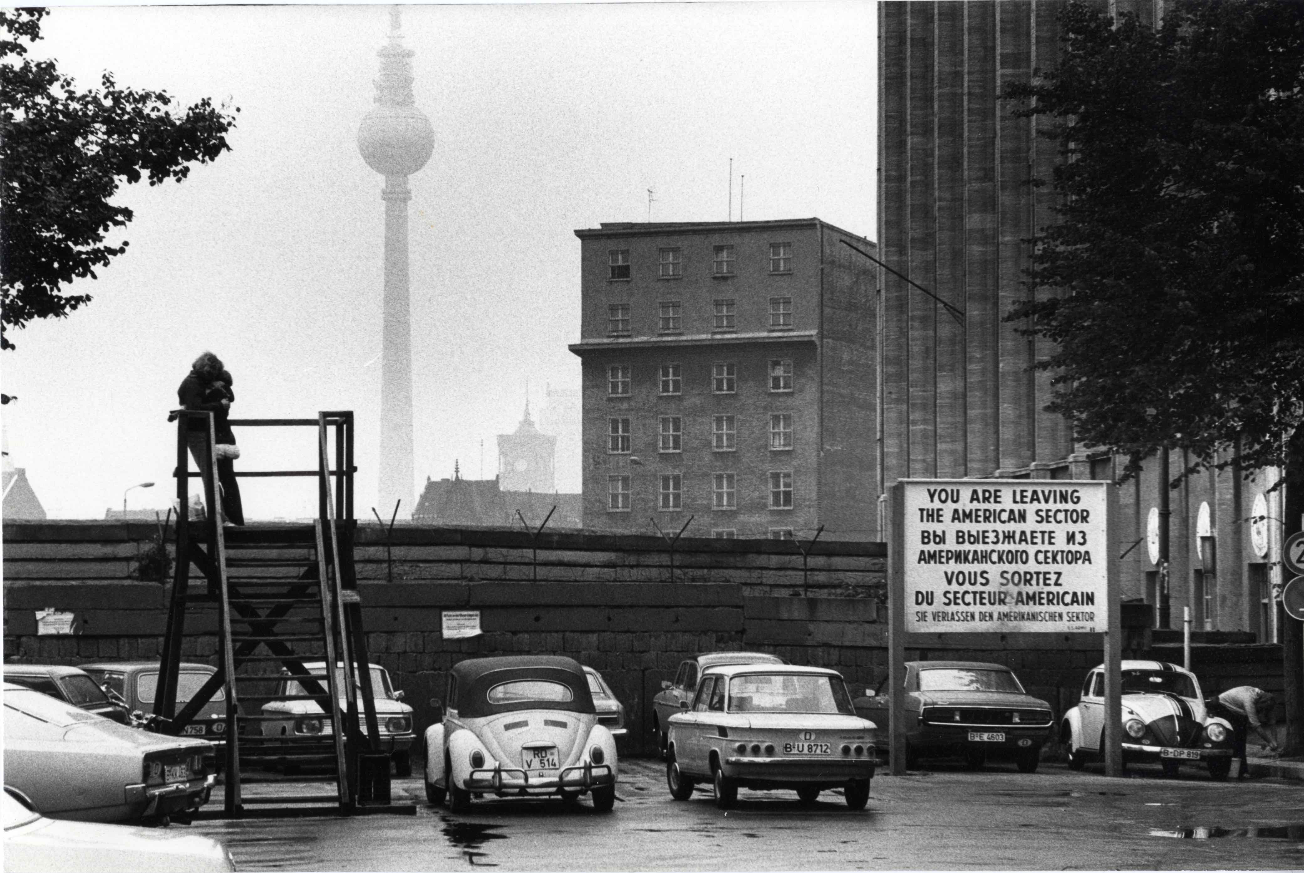 Al momento stai visualizzando “Berlino, 9 novembre 1989: cercasi ricordi”, il CRAF di Spilimbergo dedica due mostre alla caduta del Muro