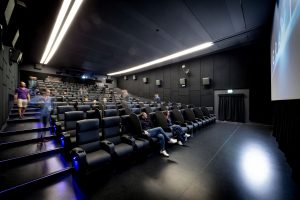 Scopri di più sull'articolo Si chiama Butterfly il dispositivo che permetterà di riaprire le sale in sicurezza. Il Visionario di Udine è il primo ad adottarlo