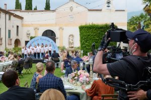 Scopri di più sull'articolo Arriva “High Spirits”, la serie interamente girata in Veneto, la saga di una dinastia della grappa. Anteprima giovedì 7 luglio a Bassano del Grappa