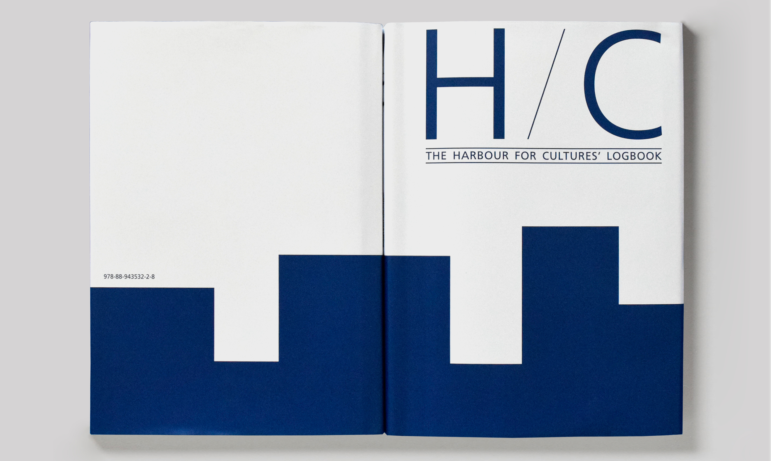 Al momento stai visualizzando Ecco il volume H/C–The Harbour for Cultures’ Logbook. Presentazione a Trieste sabato 24 settembre
