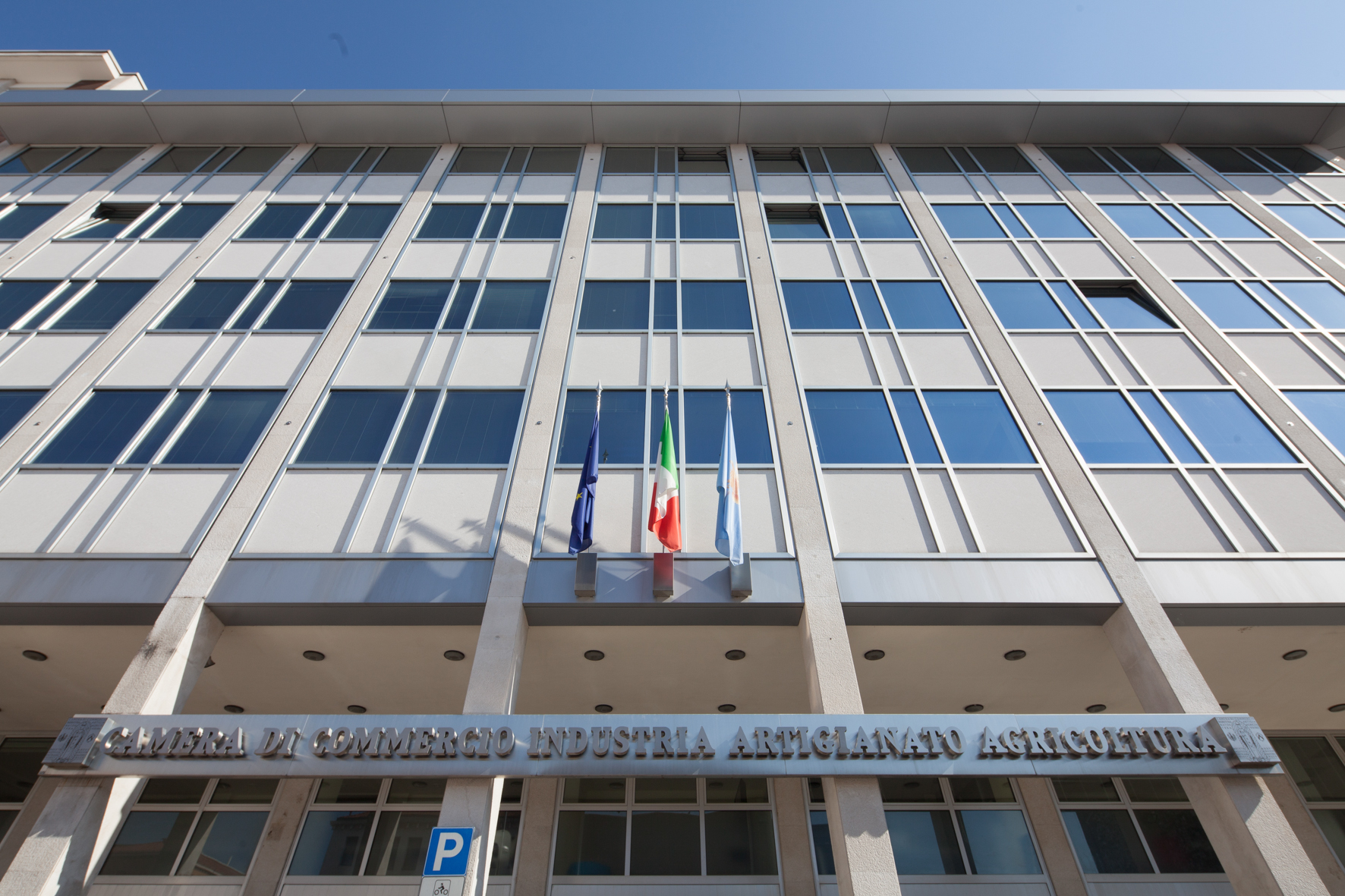 Al momento stai visualizzando Due posti per professionalità giuridico-amministrative in Camera di Commercio Pordenone-Udine. Concorso (Categoria D) con scadenza il 26 gennaio 2023
