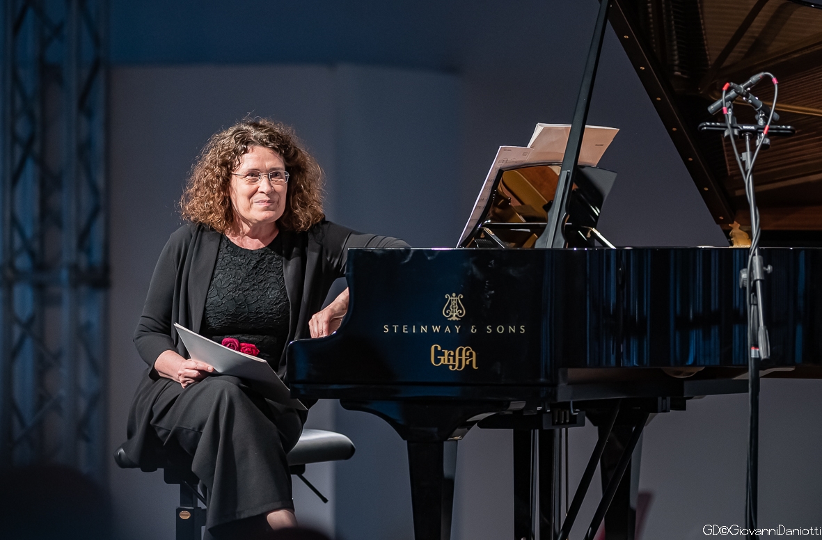Al momento stai visualizzando La giovanissima pianista Irene Accardo, figlia d’arte, in duo con la concertista Maria Grazia Belocchio al Miela di Trieste mercoledì 8 febbraio