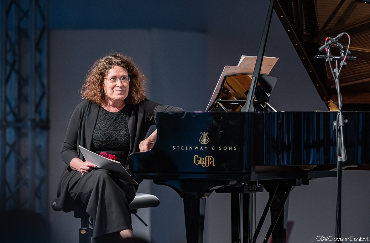 Al momento stai visualizzando La giovanissima pianista Irene Accardo, figlia d’arte, in duo con la concertista Maria Grazia Belocchio al Miela di Trieste mercoledì 8 febbraio