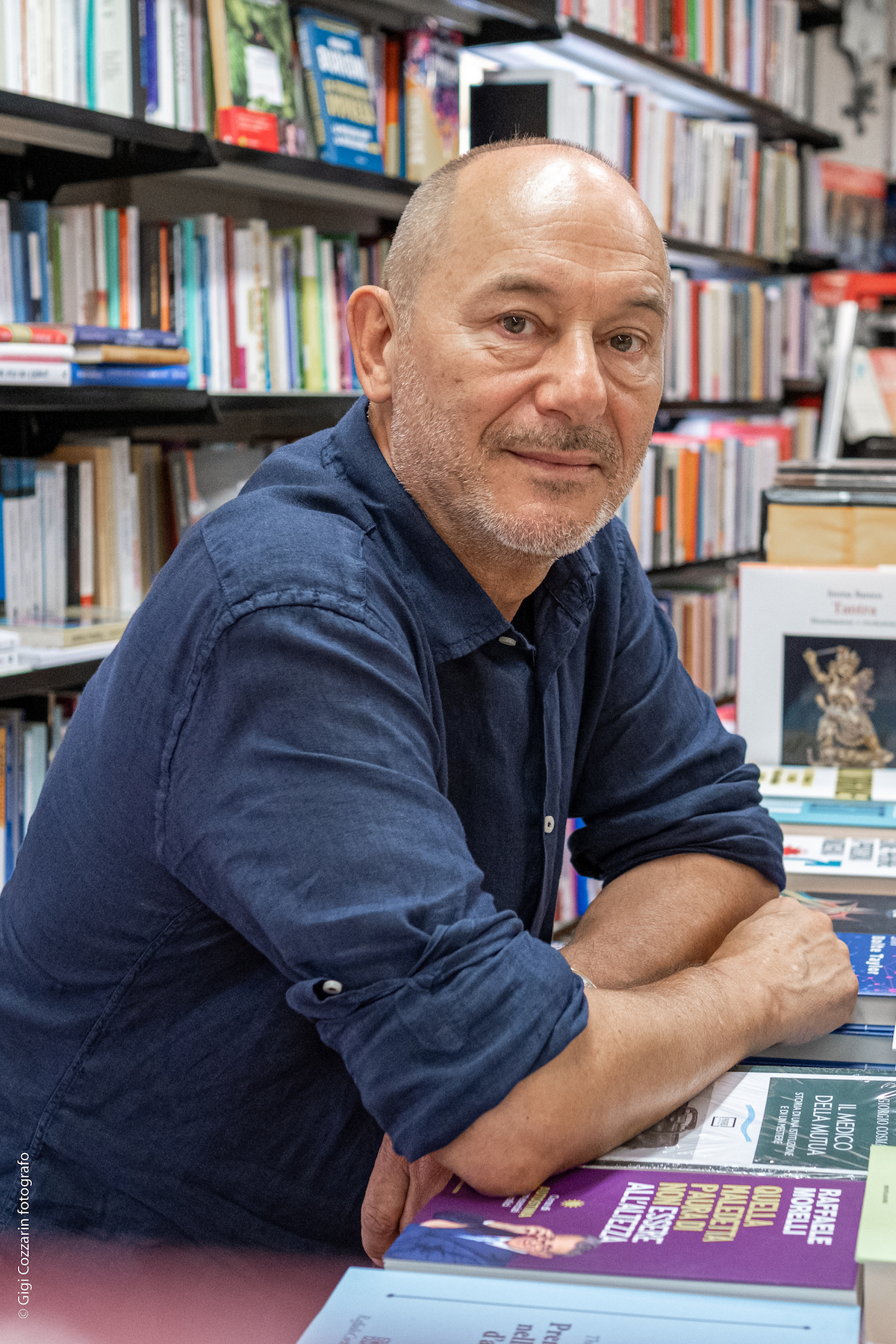 Al momento stai visualizzando Gian Mario Villalta, direttore artistico di pordenonelegge, vince il Premio letterario internazionale Franco Fortini per la raccolta Dove sono gli anni (Garzanti)